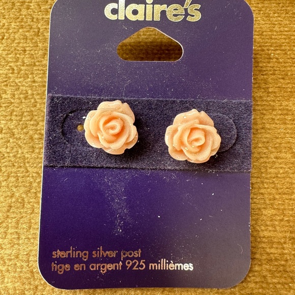 Butterfly and Flower Stud Earrings New - Picture 6 of 9